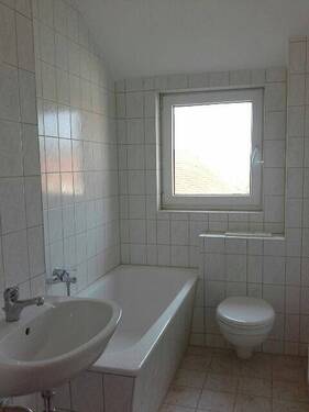 Badezimmer - Etagenwohnung mit 43,40 m&sup2; in Mülsen zur Miete