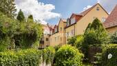 Außenansicht 1 - Praktische 1,5-Zimmer-Wohnung mit Loggia und Tiefgaragenstellplatz in BühlauWeißer Hirsch