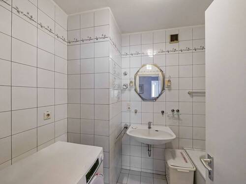 Bad - 3 Zimmer Etagenwohnung in Burghausen