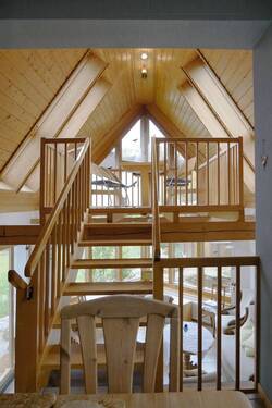 Treppe zur Galerie - 