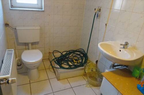 Kellersanitäreinrichtung - 