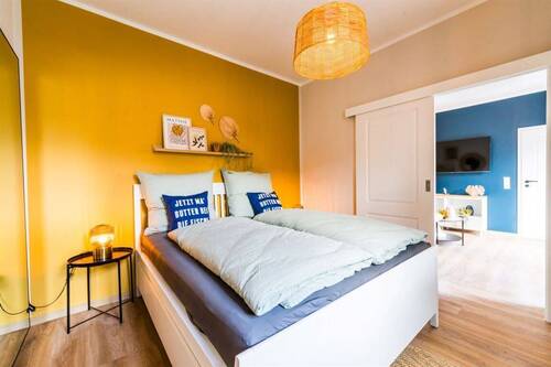 Schlafzimmer - 6 Zimmer Mehrfamilienhaus, Wohnhaus in Borkum