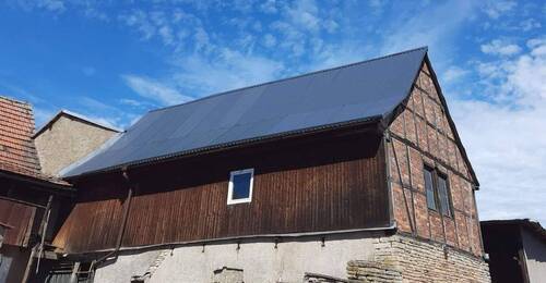 Außenansicht-Neues Dach - Wohnhaus und Werkstatt bei Sangerhausen