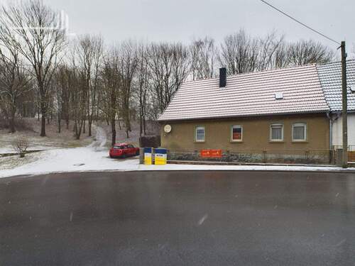 Straßenansicht - Sofortkauf-Angebot: Charmante Doppelhaushälfte in Pfiffelbach - Ideal für Handwerker mit Vision!