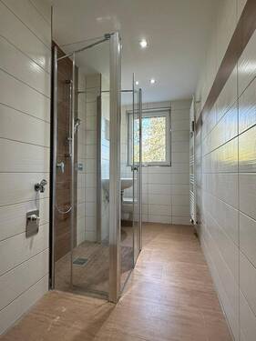 Modern saniertes Badezimmer - 2 Zimmer Etagenwohnung in Wilkau-Haßlau