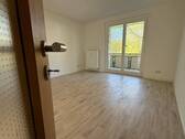 Wohnzimmer mit Balkon - 