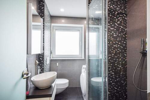 Bad - 2 Zimmer Etagenwohnung in Kirchheim