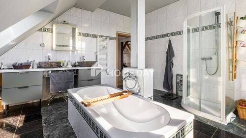 1. OG Badezimmer 2 - 