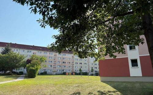 Herzlich Willkommen in Lichtentanne - Attraktive 2 Zimmer mit Balkon - 285,00&nbsp;EUR Kaltmiete, ca.&nbsp; 48,90&nbsp;m&sup2;&nbsp;Wohnfl&auml;che