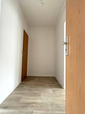 Eingangsbereich/Flur - 2 Zimmer Etagenwohnung zur Miete in Lichtentanne