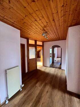 Eingangsbereich / Diele - 3 Zimmer Etagenwohnung zur Miete in Neumarkt in der Oberpfalz