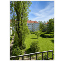 Sanierungsbedürftige Altbauwohnung mit Balkon und viel Gestaltungspotenzial - Berlin Tempelhof