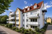 Hausansicht - 2-Raum Wohnung mit Terrasse, Erstbezug nach Renovierung!