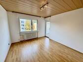 Schlafzimmer m. Zugang zum Balkon - 