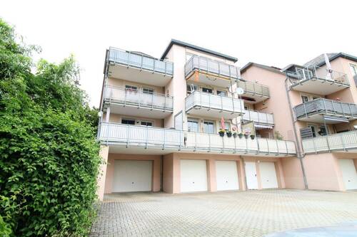 Hinteransicht (1) - 2 Zimmer Mehrfamilienhaus, Wohnhaus in Limbach-Oberfrohna