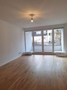 Wohnzimmer - 3 Zimmer Etagenwohnung in Frankfurt am Main