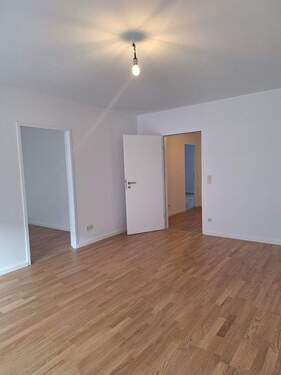 Wohnzimmer - Etagenwohnung mit 79,90 m&sup2; in Frankfurt am Main zur Miete