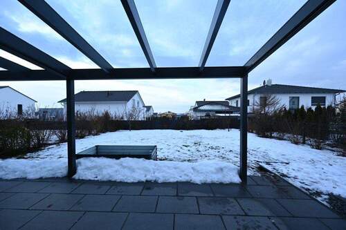 Geschützter Garten - 4 Zimmer Doppelhaushälfte in Deining