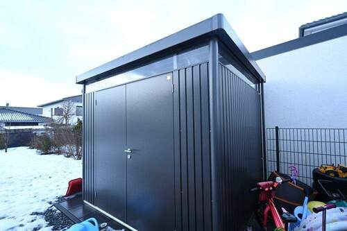 Praktischer Gartenschrank - Doppelhaushälfte mit 120,00 m&sup2; in Deining zur Miete