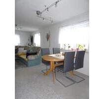 Interessantes Zweifamilienwohnhaus mit Keller und Garage in Zeulenroda - Zeulenroda-Triebes