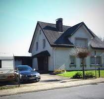 Großzügiges Wohnhaus mit Garage auf großem Grundstück in Herford