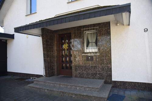 Eingang.jpg - Einfamilienhaus mit 220,60 m&sup2; in Herford zum Kaufen
