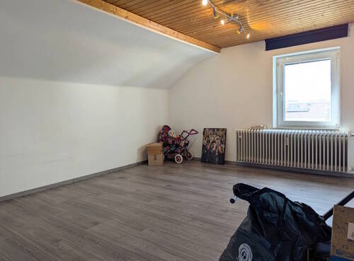 Wohnlich ausgebauter Dachraum mit ca. 18 m² ist Teil des Sondernutzungsrechts - 