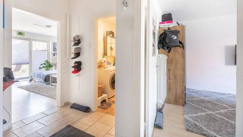 Flur - 2 Zimmer Etagenwohnung zum Kaufen in Hamburg