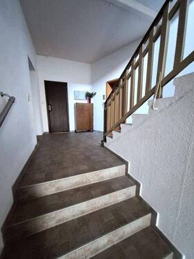 Treppenhaus unten.jpg - 