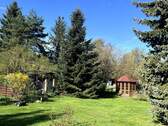 Garten mit Pavillon - 