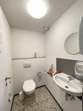 Mitarbeiter-Toilette - 