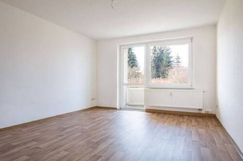 Beispiel Wohnzimmer - 3 Zimmer Etagenwohnung zur Miete in Oschatz
