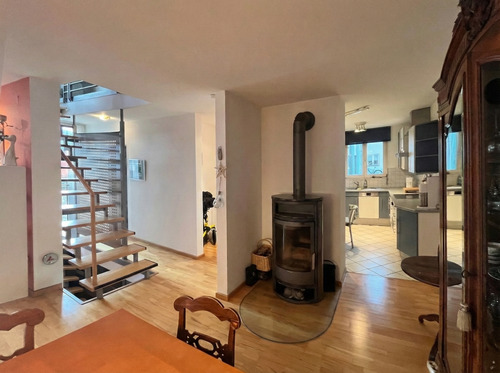 Schwedenofen im Zentrum des Wohn-und Essbereichs - 