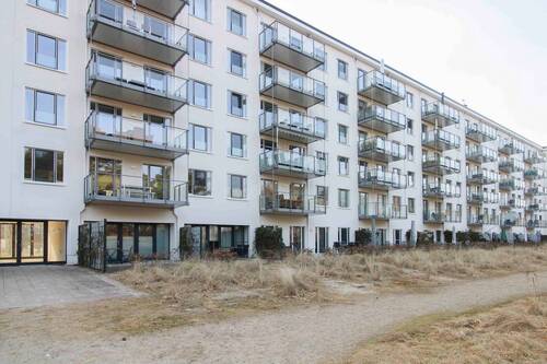 Rückansicht mit Balkone - 