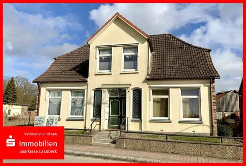 Vorderansicht - Mehrfamilienhaus mit 3 Wohneinheiten