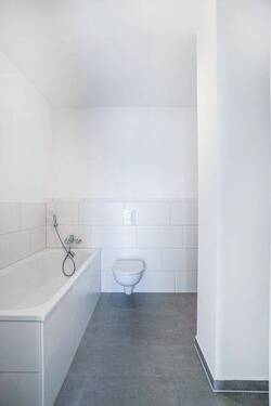Beispielansicht Badezimmer - 4 Zimmer Etagenwohnung in Berlin