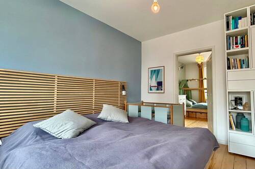 Schlafzimmer mit Übergang zum Kinderzimmer - 