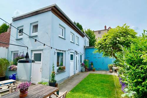 Nebengebäude - 3 Zimmer Einfamilienhaus in Lübeck