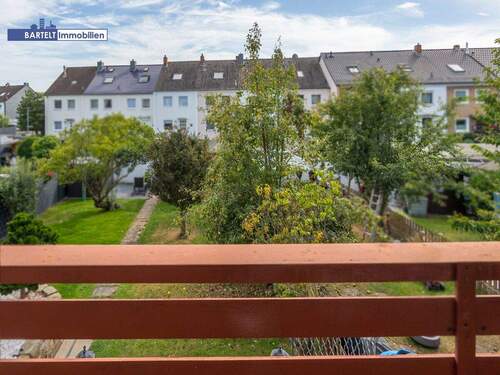 6Balkonblick in den Garten - 
