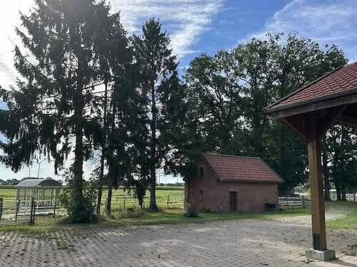 liebevoll saniertes kleines Backhaus - 