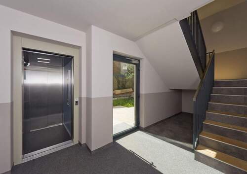 Flur - Terrassenwohnung mit 95,40 m&sup2; in Weimar zur Miete