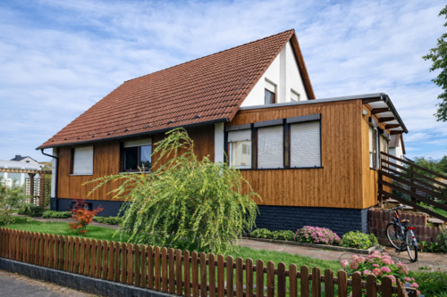Hausansicht - 6 Zimmer Einfamilienhaus zum Kaufen in Boffzen