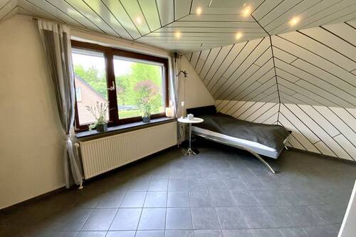 weiteres Kinderzimmer im DG - 