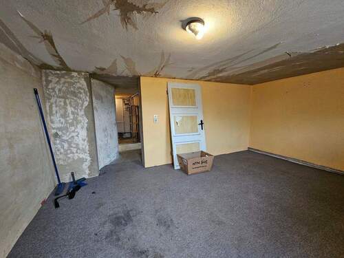 Kellerraum + Flur.jpg - 