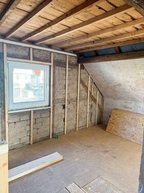 Dachgeschoss Außenwand (teilausgebaut) - 