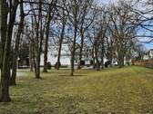 Garten vor der Wohnanlage - 