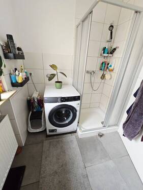 Bad mit Dusche - Etagenwohnung mit 66,00 m² in Nürnberg zur Miete