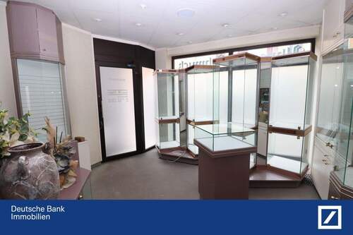 Ladenlokal - Wohn- und Geschäftshaus in zentraler Lage in Burg