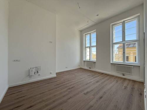 heller Wohn- und Küchenbereich - 2 Zimmer Etagenwohnung in Frankfurt (Oder)