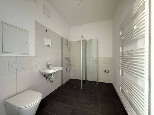 Bad - Etagenwohnung mit 40,10 m&sup2; in Frankfurt (Oder) zur Miete